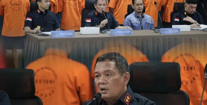 Kanwil ditjen imigrasi sultra gelar konferensi pers penindakan 7 wna asal tiongkok terkait dugaan TPPM